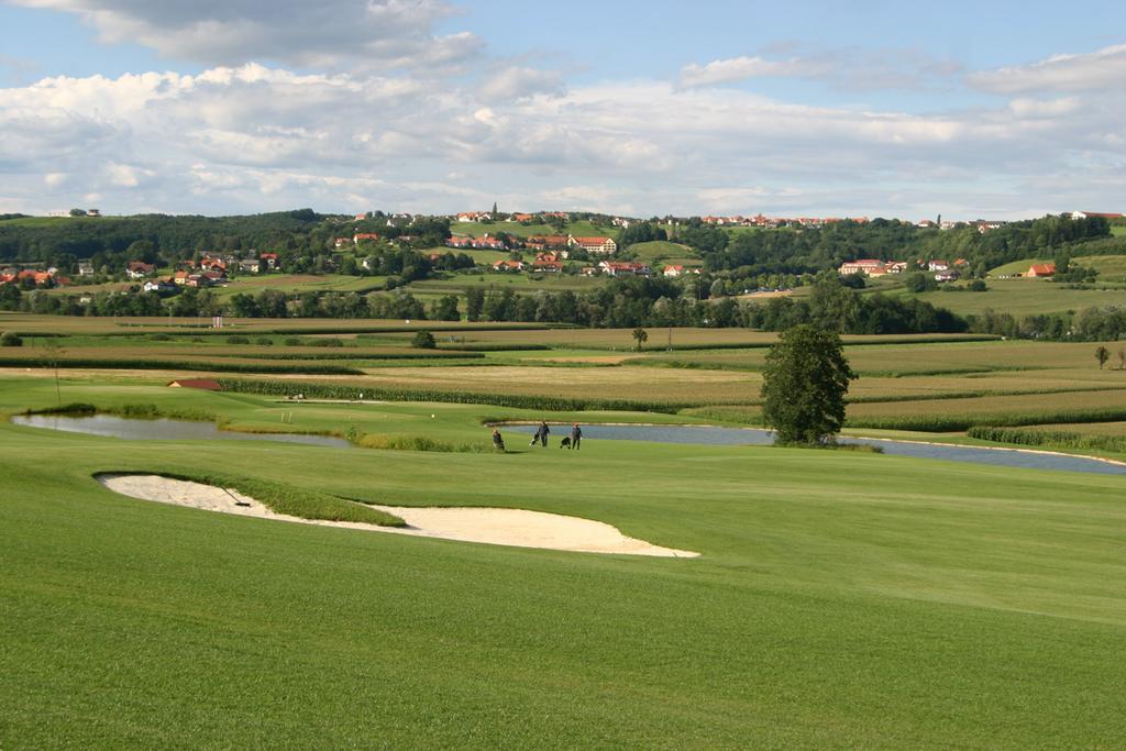 Heilthermen Resort Bad Waltersdorf Eksteriør billede